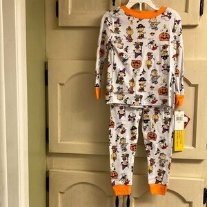 NWT PEANUTS SNOOPY CHARACTERS HALLOWEEN CHILD / KIDS SIZE 4 PAJAMAS